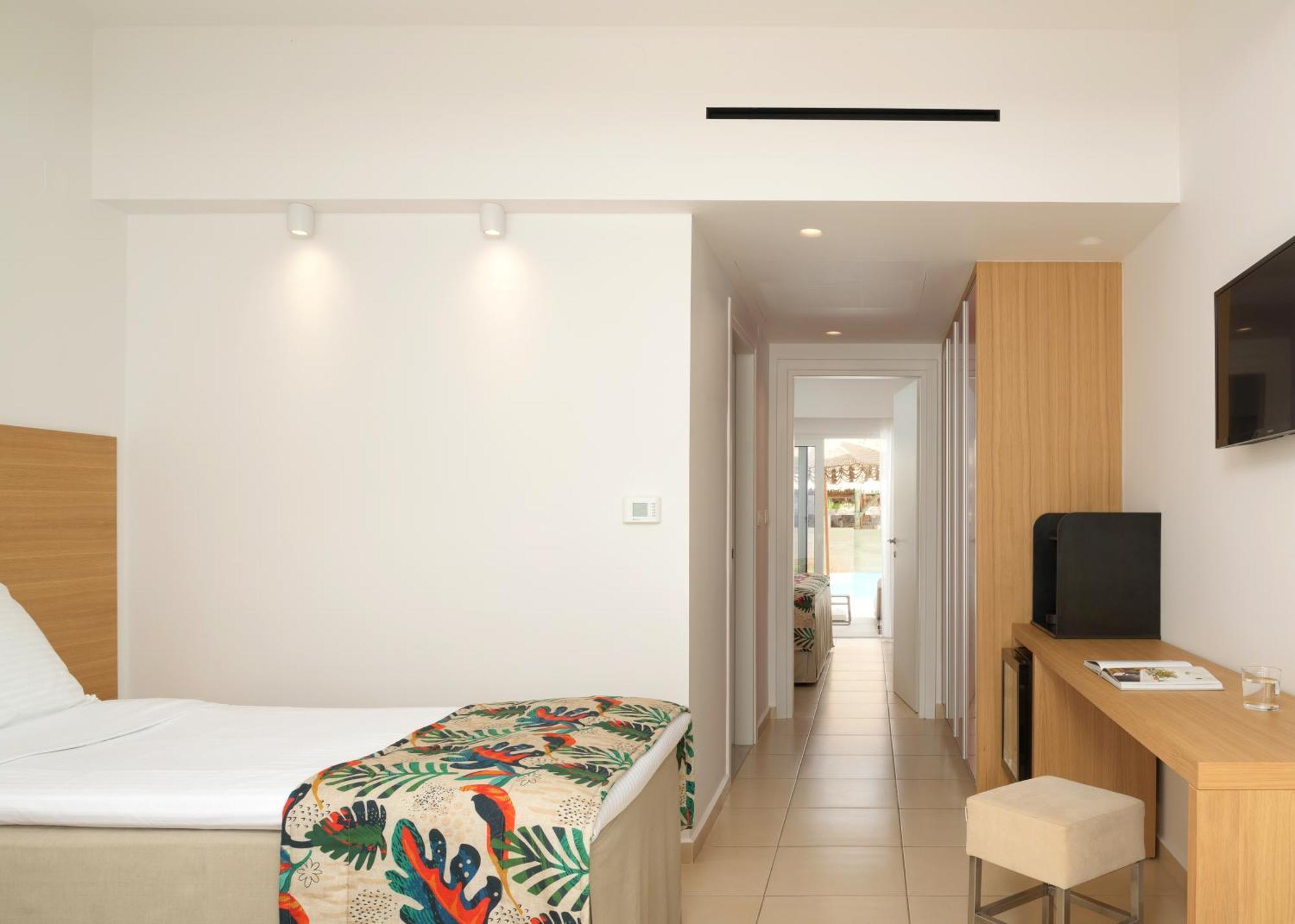 High Beach Resort Malia  Bagian luar foto